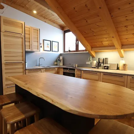Kelchalm Superior Spacious Mountain Apartment